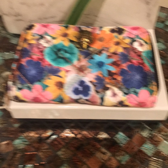 KURT GEIGER Small Zip Around Wallet Nylon Floral OPEN MISCELLANEOUS - Picture 7 of 17